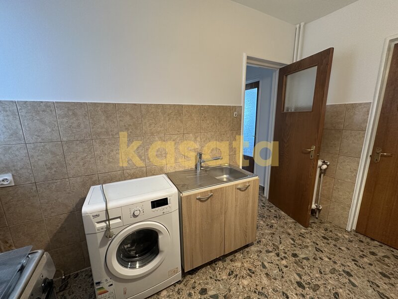 Drumul Taberei, 2 camere, renovat, toate mijloacele de transport, etaj intermediar